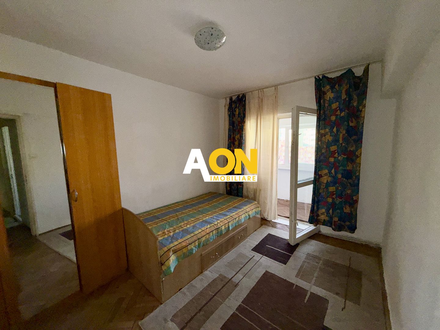 De vanzare apartament 3 camere, etaj 1, Cetate - Poză 3