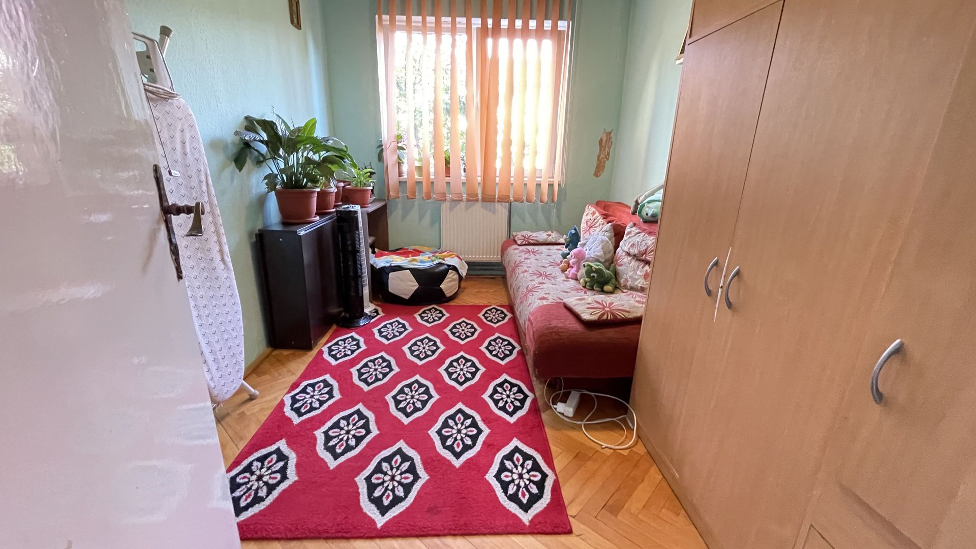 Apartament cu trei camere,etaj 2 - zona Cetatii - Poză 11