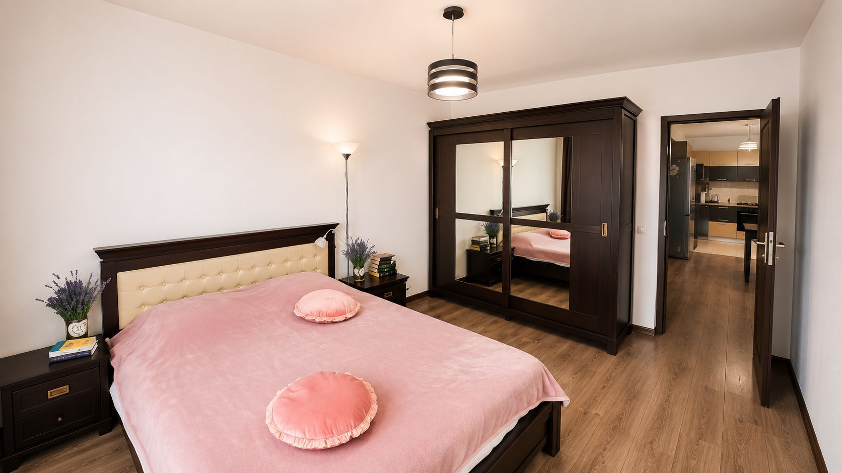 Apartament Modern De Vanzare | 2 Dormitoare | Parcare | Balcon x 2 | Etaj 2/3 - Poză 1