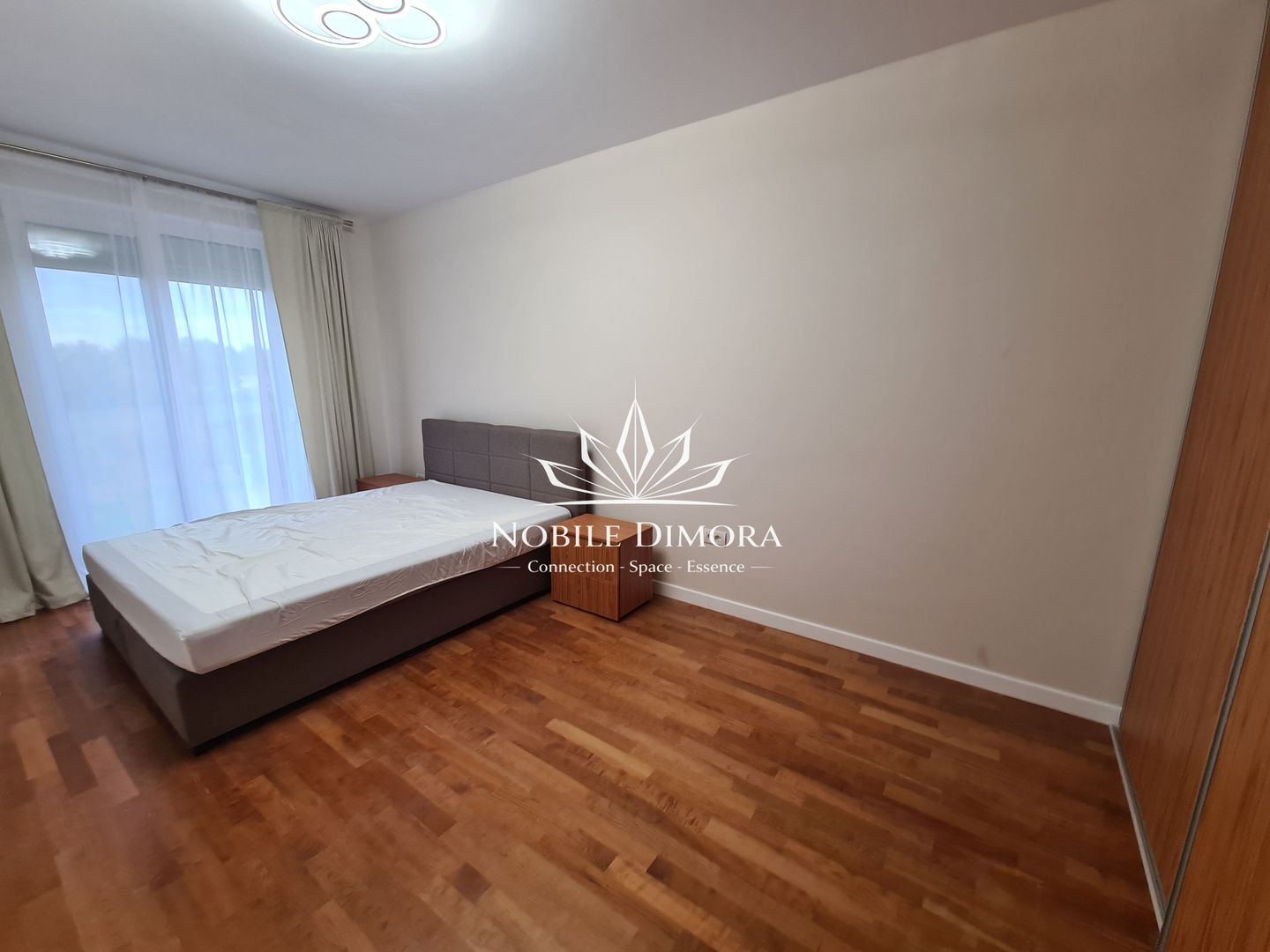 Duplex modern cu 5 camere si 2 bai - curte de 750mp in Ghiroda - Poză 10