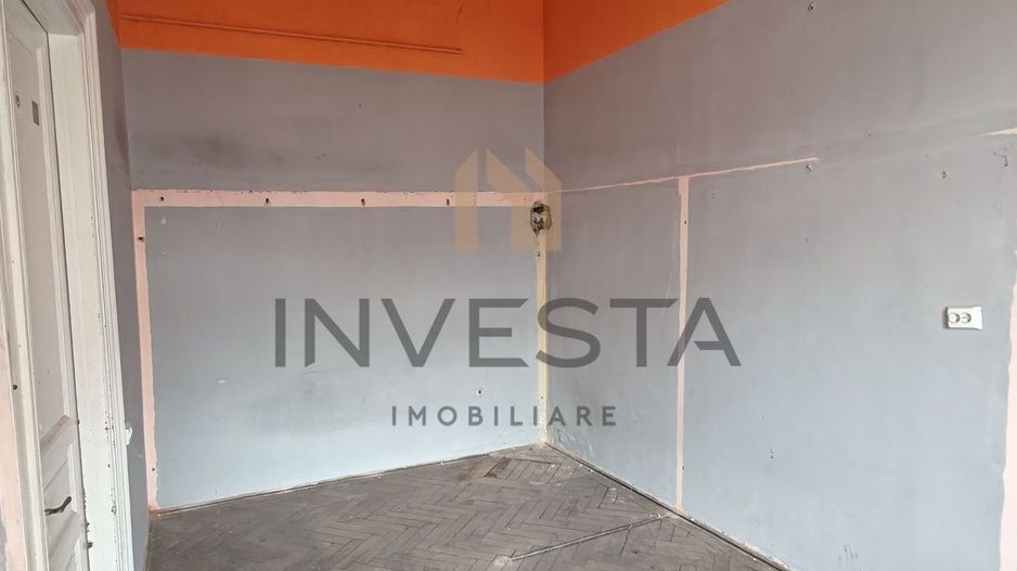 Apartament cu 2 camere cu terasa de 17 mp, tavan inalt, zona Centrala! - Poză 2
