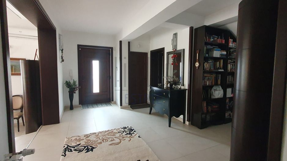 Casă de vânzare Tâncăbești, - Poză 1