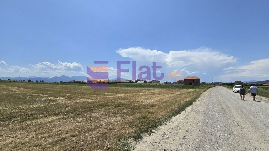 Teren intravilan de vânzare în Hărman, Brașov cu utilitati - Poză 5