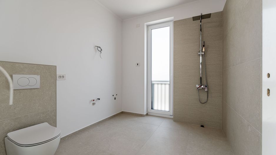 Casa NOUA tip duplex - Complex AFI ARAD - COMISION 0 - Poză 7