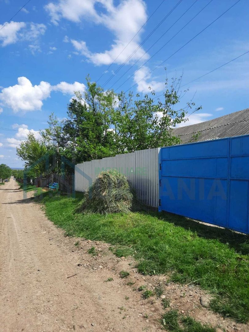 Teren intravilan 2.651 m² în Focuri, Iași – casă veche (1968) pe proprietate, ideal pentru demolare sau renovare - Poză 3