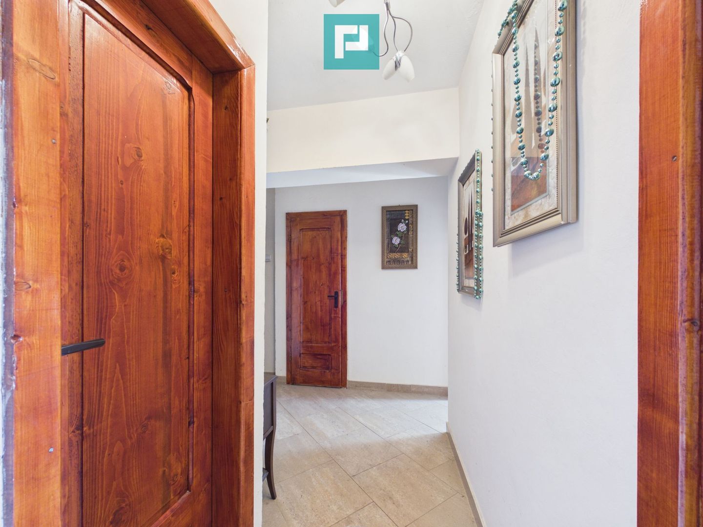 Apartament cu 3 camere, în orașul Sebiș, Arad - Poză 3