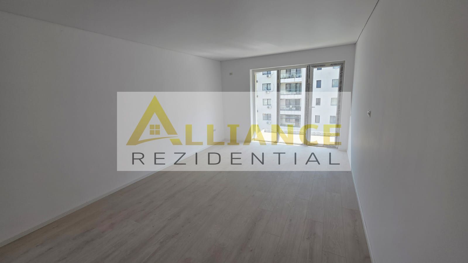 APARTAMENT 2 CAMERE - METROU APARATORII PATRIEI - Poză 5