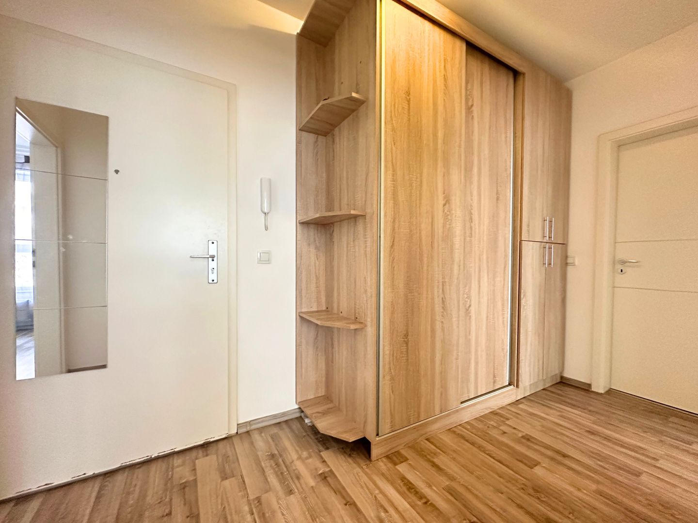 Închiriere apartament 2 camere mobilat cu parcare si boxa et 2  Avantgarden 3 - Poză 15