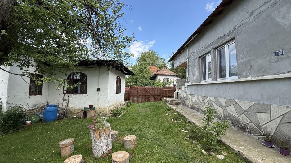 2 Case + teren 1390 mp langa parcul central Provita de Sus - Poză 33
