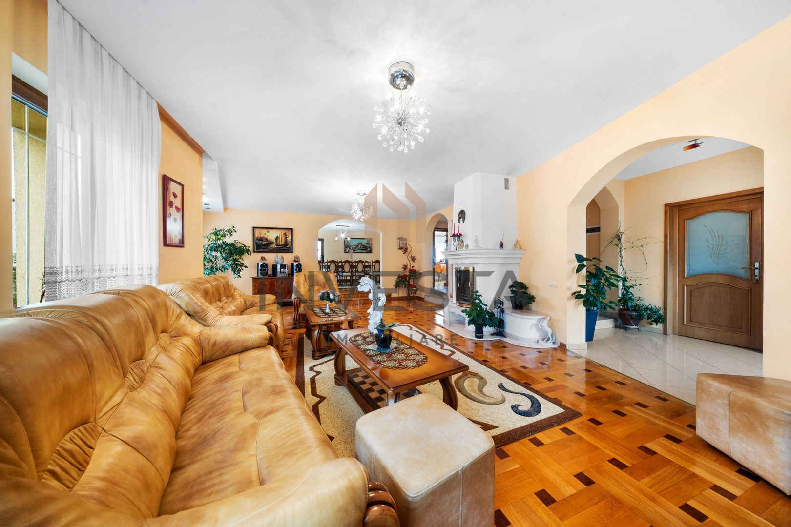 Casa individuala cu 7 camere, 260 mp, teren 900 mp, front 19m, Europa - Poză 6