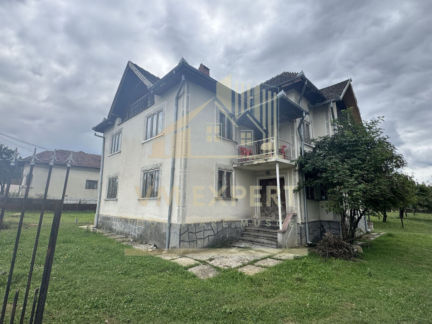 CASĂ 7 CAMERE TEREN 468 MP BUGHEA DE SUS ARGEȘ - Poză 1