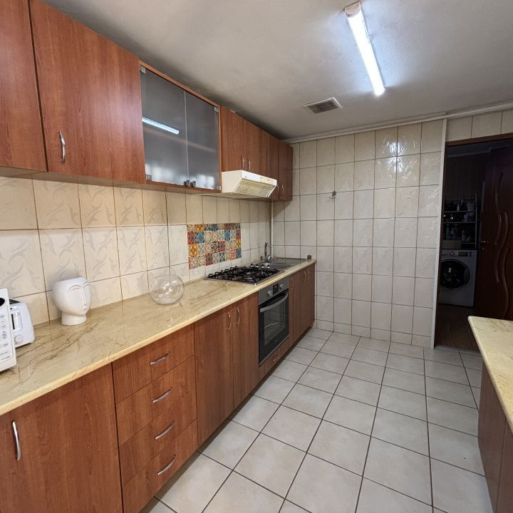 Teren 185 mp + casă stil vagon 100 mp | Mall Vitan - Poză 9