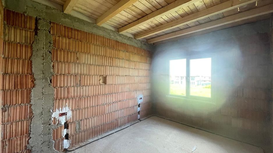 Duplex despartit prin camera tehnica, 3 dormitoare, Mosnita Noua - Poză 4