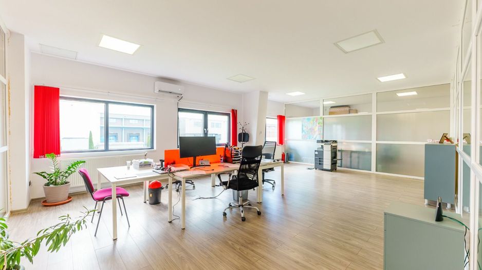 Parcare tiruri și spațiu de birouri - Poză 4