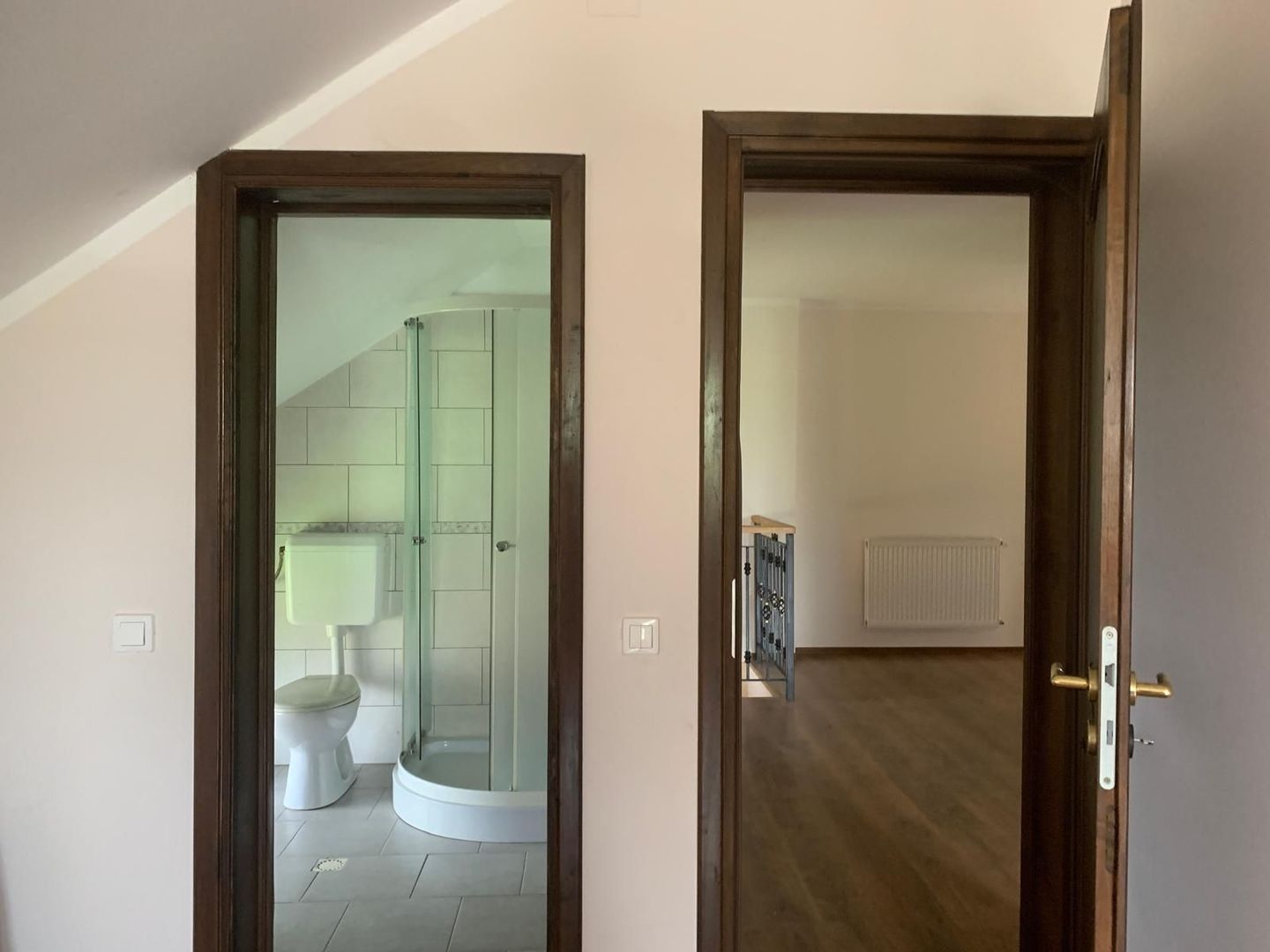 Duplex premium în vatra veche a localității Moșnița Veche - Poză 14