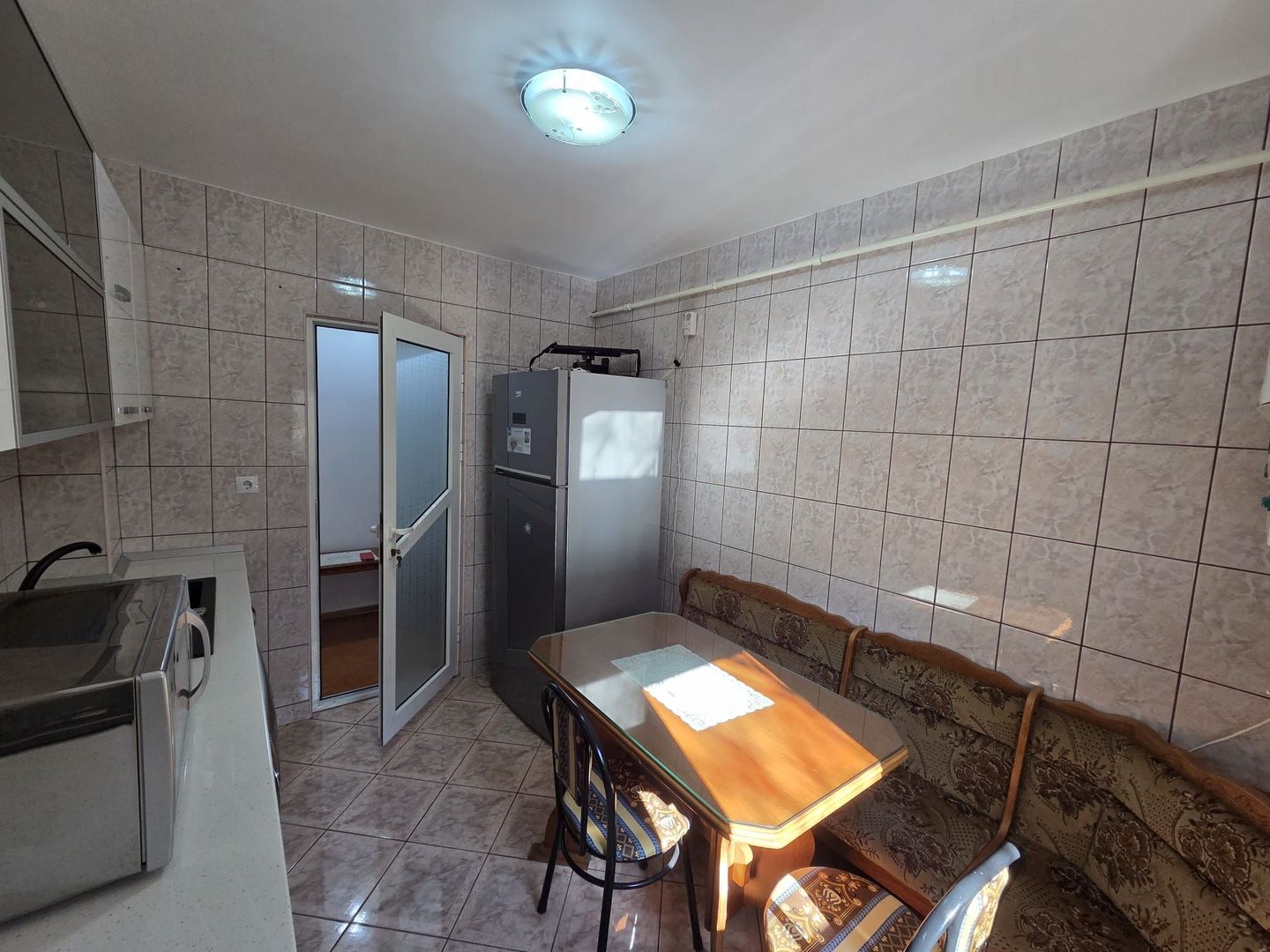 Apartament 2 camere, etaj 1, zonă excelenta - Poză 4
