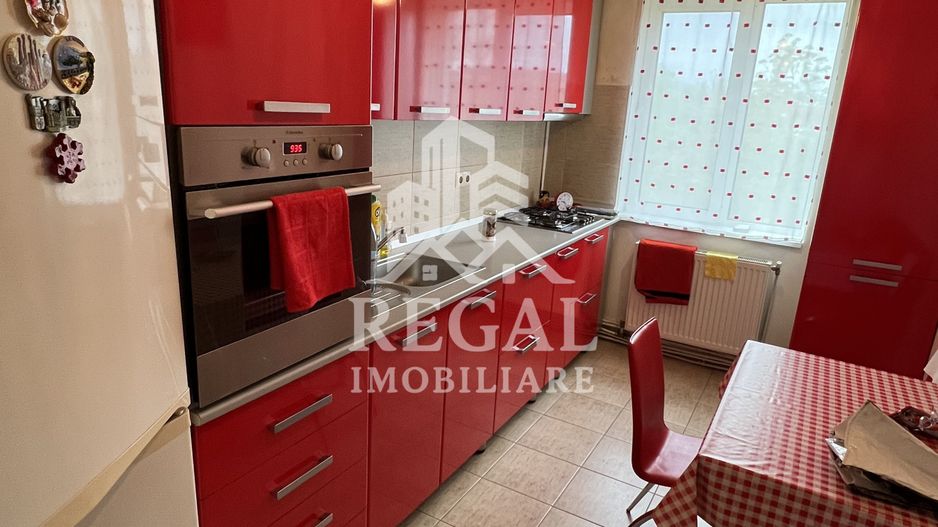 Apartament 3 camere de vânzare – Micro 4 | Decomandat | 57 mp - Poză 1