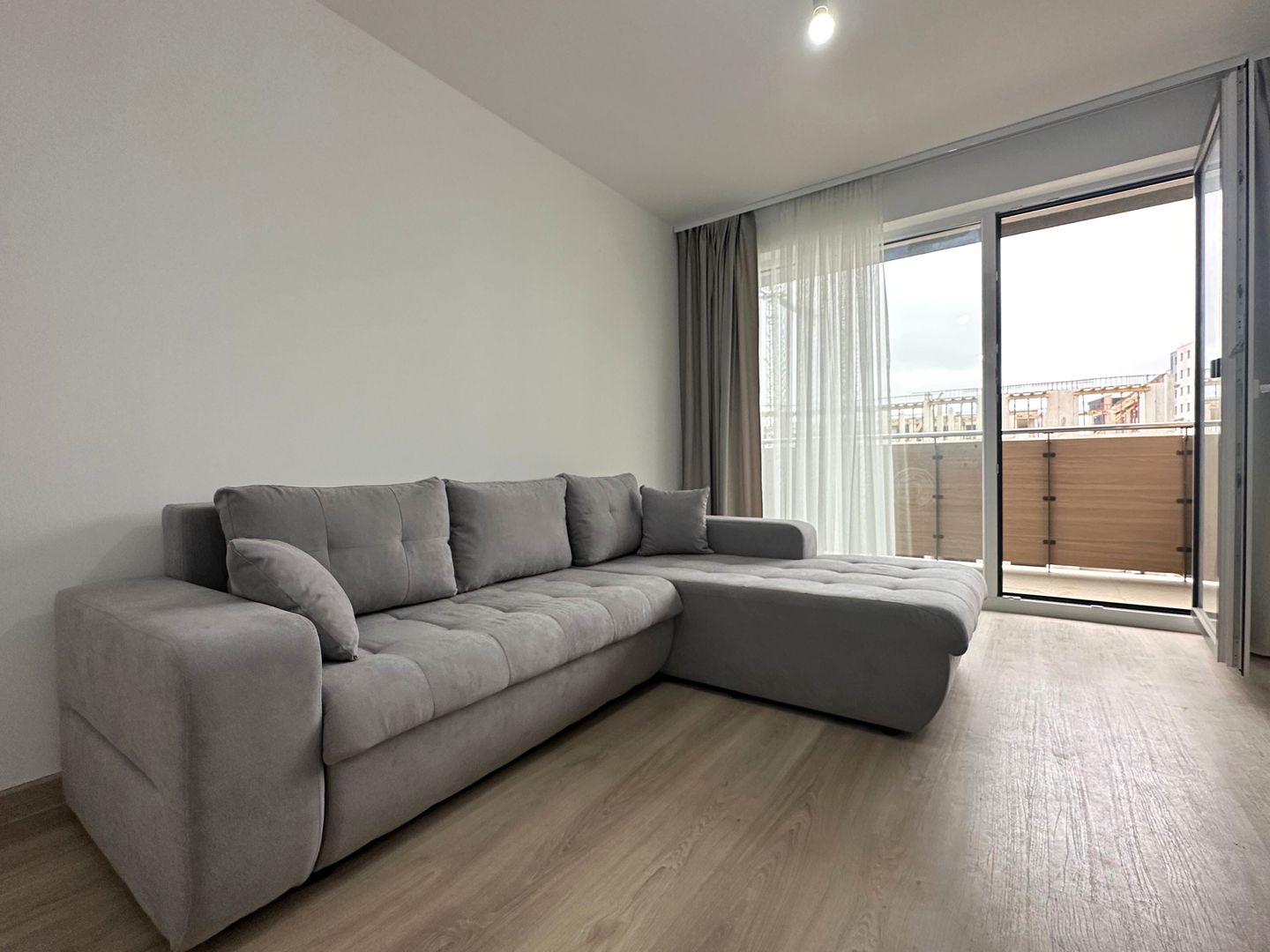Apartament modern cu 3 camere în zona Coresi ROKMAN confort și exclusivitate - Poză 4