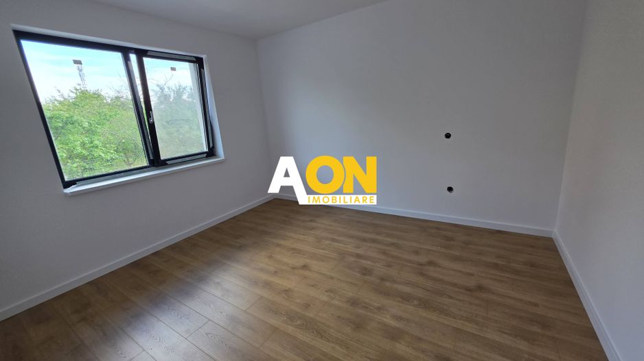 Duplex modern, 4 camere, curte 315 mp, predare mobilata,zonă liniștită - Poză 12