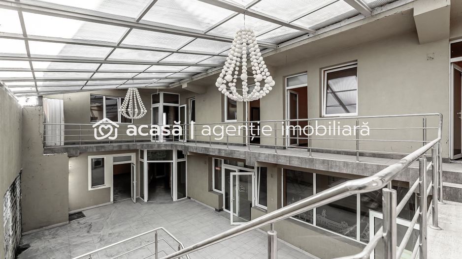 Spațiu generos în centrul Aradului. Ideal pentru birouri sau cabinete - Poză 5