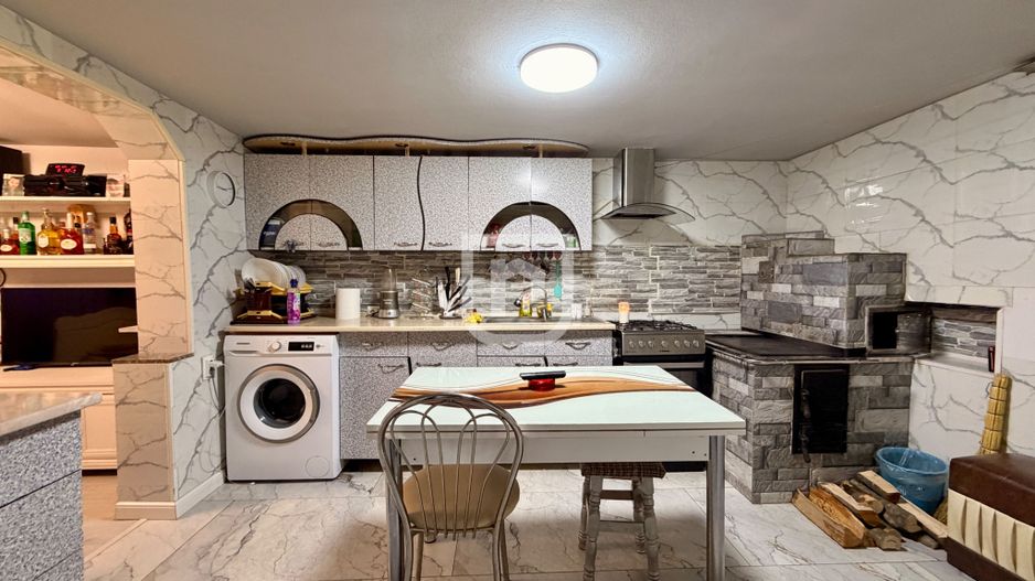 Casă duplex cu 3 camere în Frasin Bucovina - Poză 3