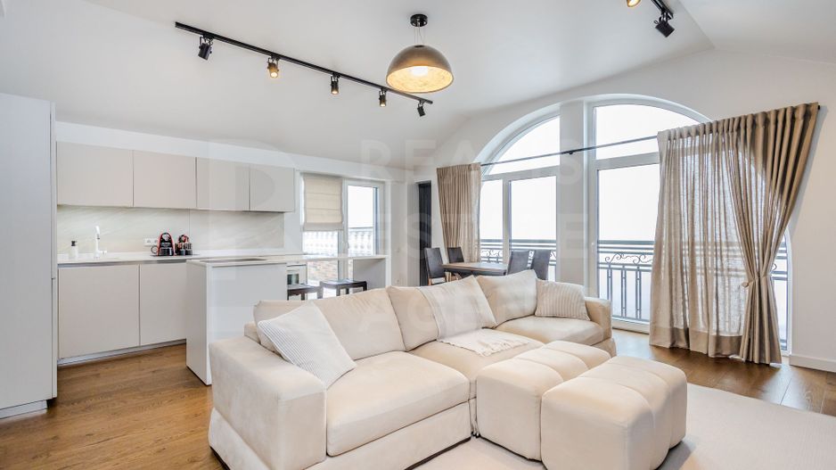 Chirie, apartament 3 camere, strada Alexandru Bernardazzi, Centru - Poză 1