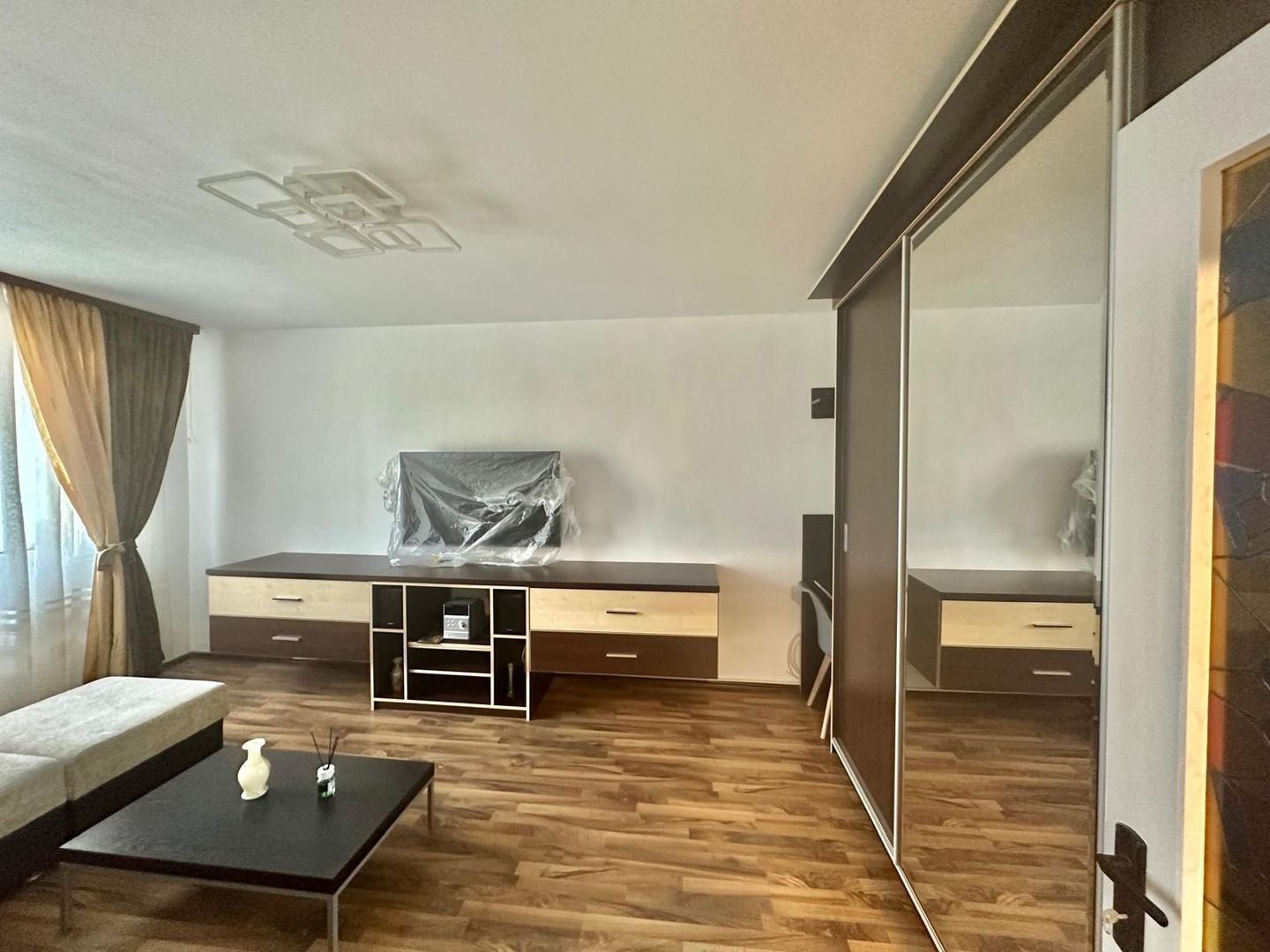 APARTAMENT 3 CAMERE CU LOC DE PARCARE | LUJERULUI - Poză 4