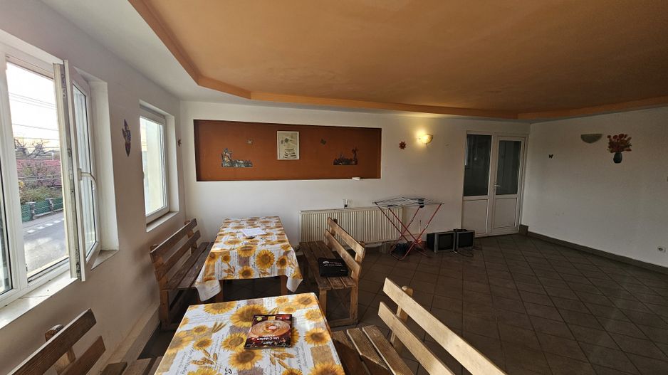 Spatiu comercial/camere cazare - 7 camere 135 mp Baicoi Prahova! - Poză 8