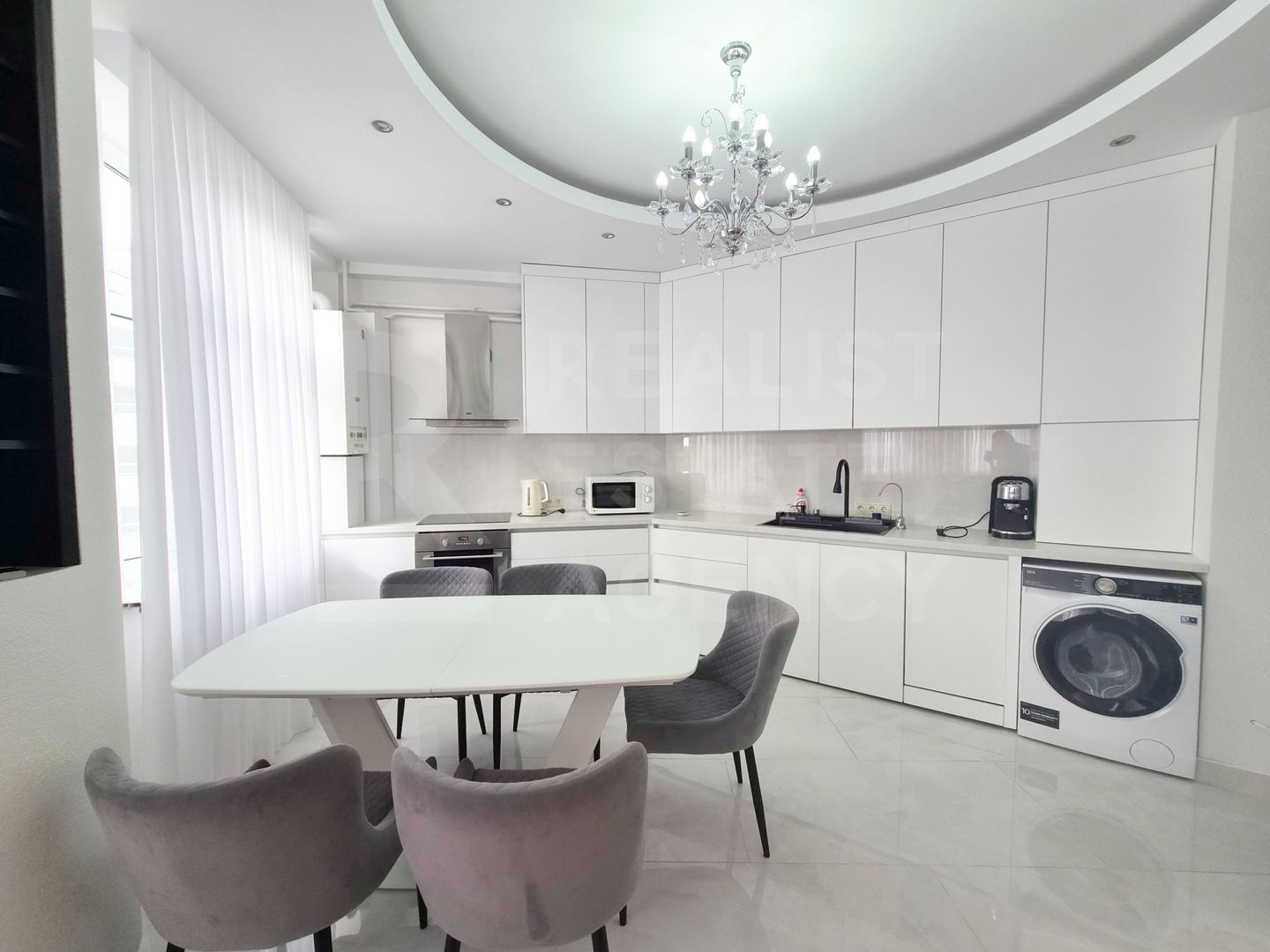Chirie, apartament, 3 camere, Str.Academician Sergiu Rădăuţanu,Rîșcani - Poză 1