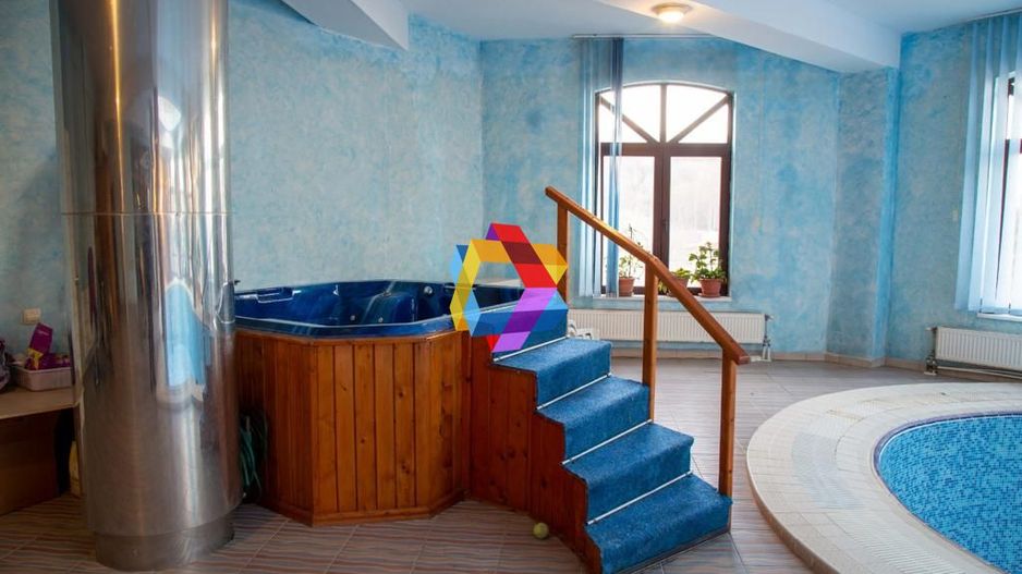 Conac cu piscina - 1810 mp - Poză 11