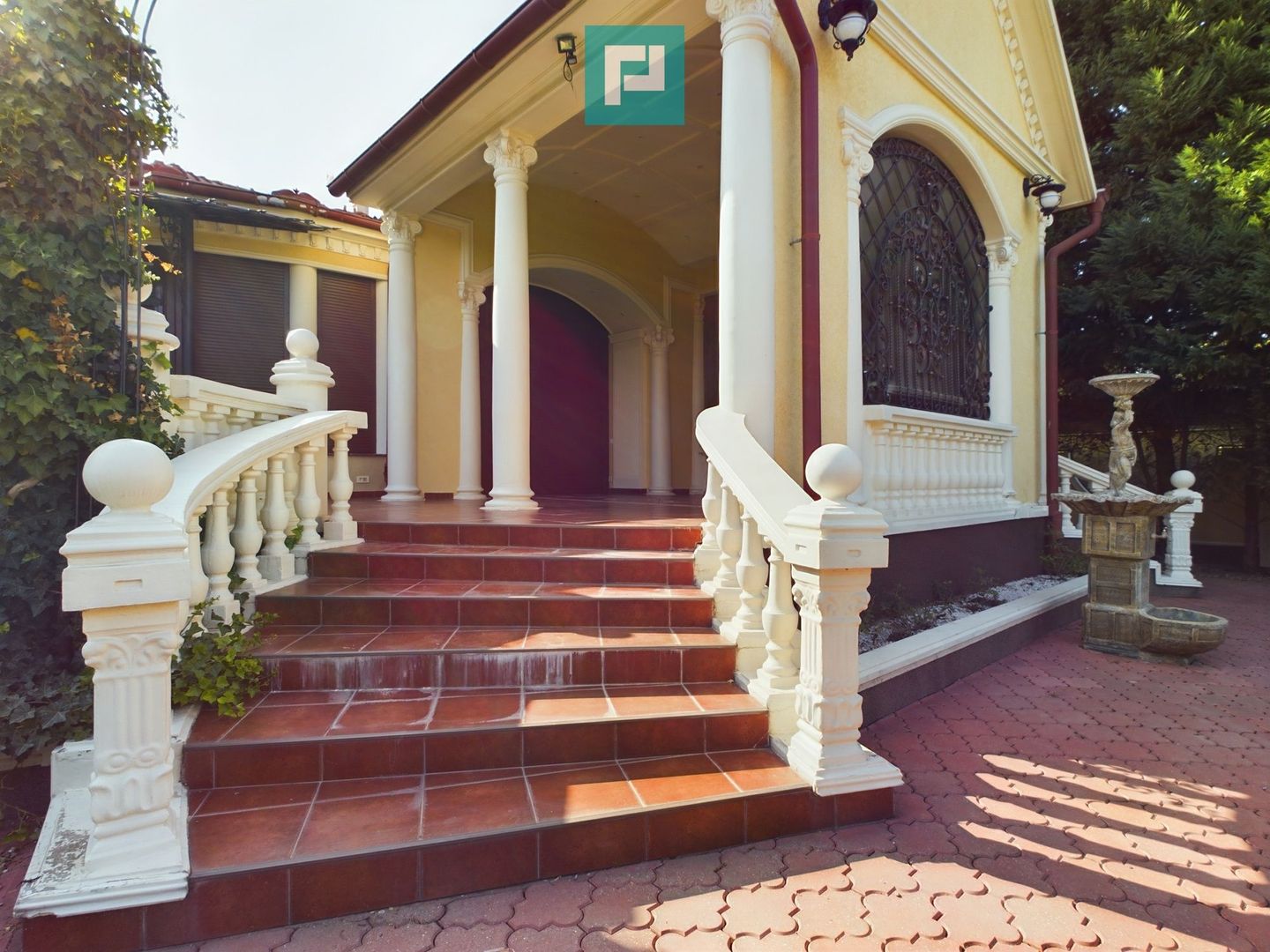 Vilă luxoasă cu o casă de oaspeți în Serbia - Poză 19