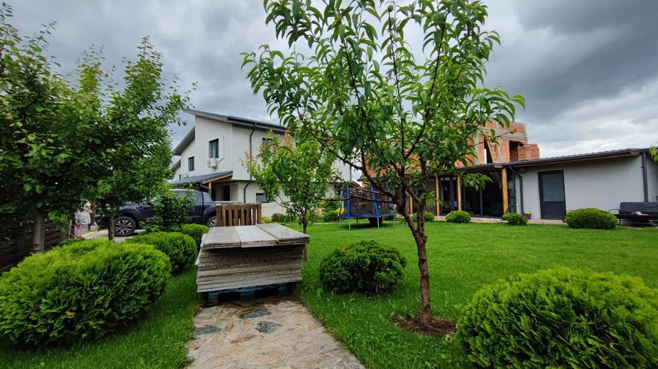 Duplex premium cu curte superb amenajată și anexă 80 mp - Poză 7