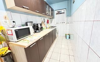 Apartament cu 3 camere in zona Dambovita - Poză 6