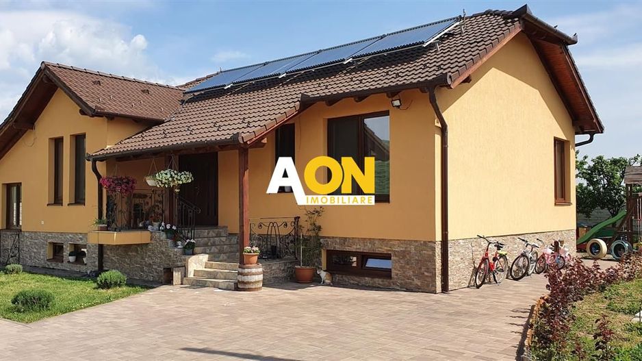 Casa parter+demisol, 1200 mp teren, pretabila pt 2 familii, Sard - Poză 3