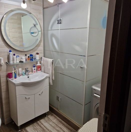 Apartament complet mobilat, cu 2 balcoane termopan. Parcare și boxă. - Poză 8