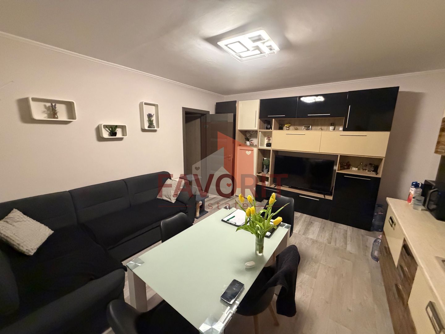 Mobilat si utilat. Bloc izolat. La 2 pasi de scoala - Poză 2