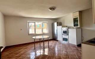 Casa in Oradea 1200 mp teren 400 mp cladiri - Poză 2