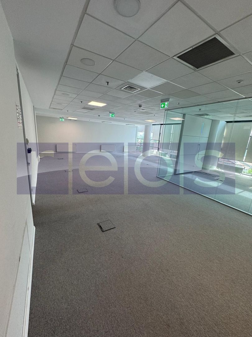 SPAȚIU BIROURI DE ÎNCHIRIAT IN ZONA PREMIUM + PARCARE + ROOFTOP - Poză 11