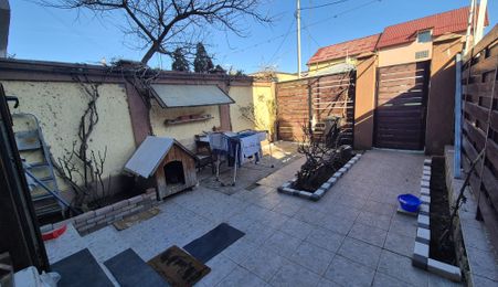 Apartament 2 camere, curte proprie 37mp Zona 23 August, Auchan Titan