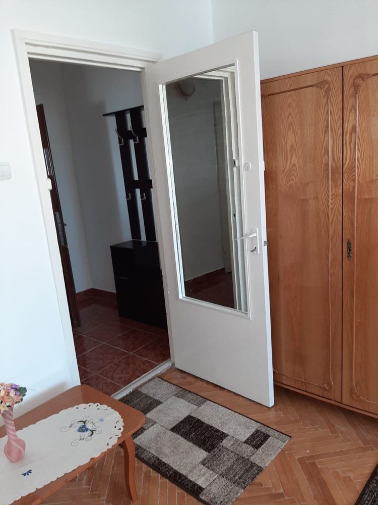Vand apartament 2 camere - Poză 3