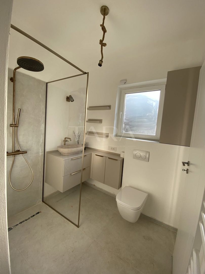 Apartament in casă, 60 mp, acces privat și teren, zona Platinia. - Poză 5