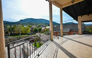 Somptuozitate in stil modern, 2 garaje, 3 terase, totul pe 1.000 mp teren - Poză 31