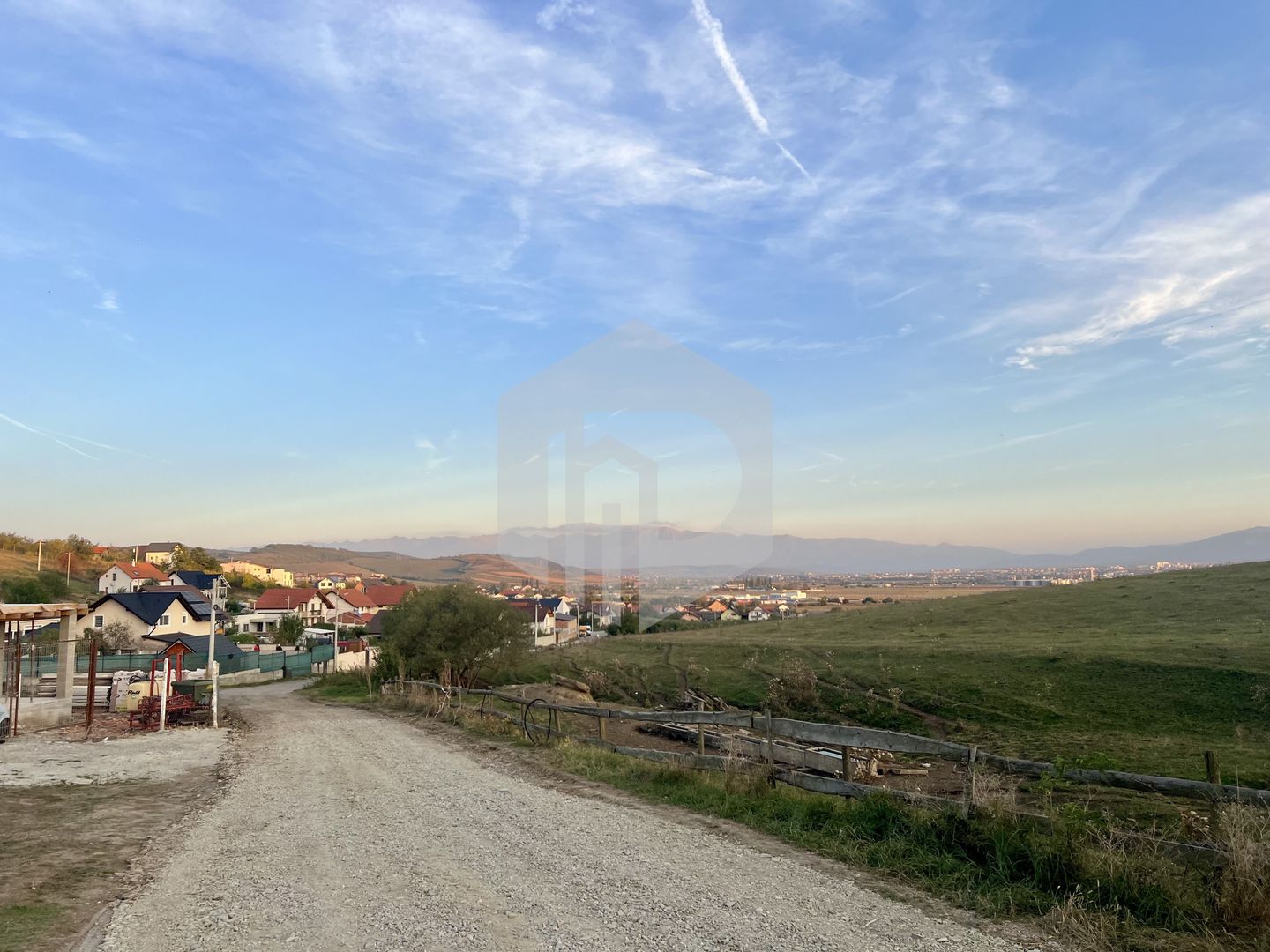Parcela teren intravilan cu PUZ  si utilitati- Sura Mare- 352 MP - Poză 4