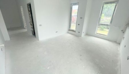 Apartament 2 camere + curte 110 mp Otopeni centru, acces pietonal DN/metrou