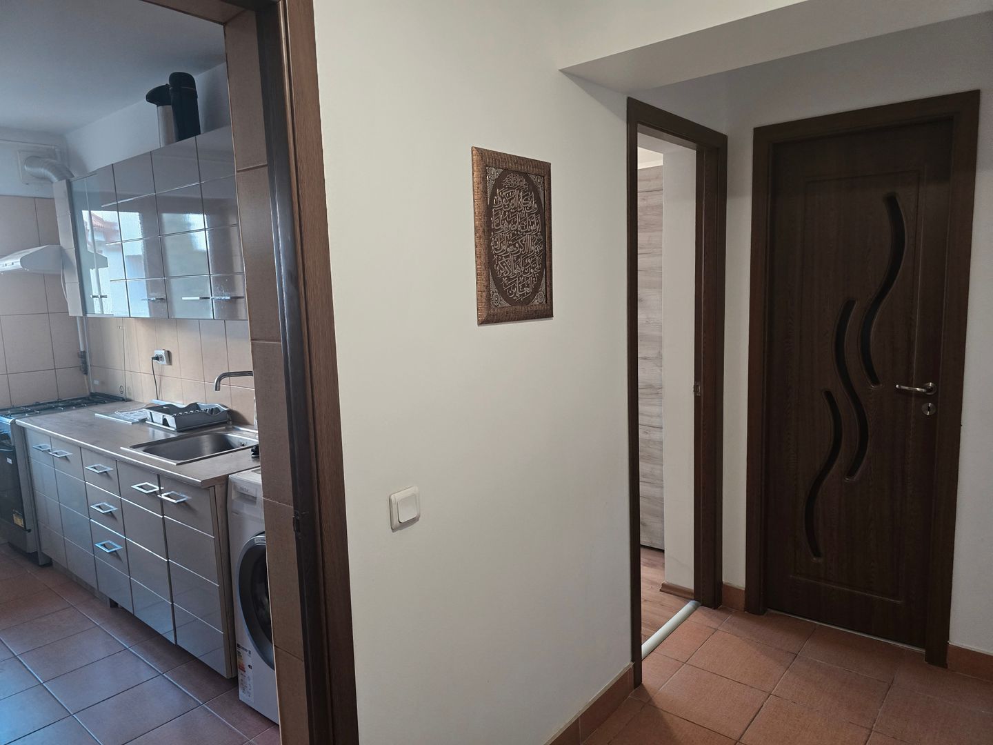 Apartament deosebit si loc parcare în zona Palazu Mare - Poză 2
