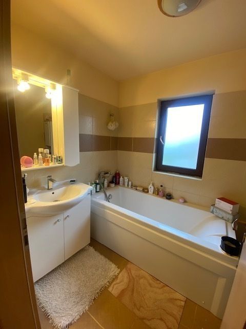 Duplex cu piscina Dumbravita Zona PADURE - Poză 22