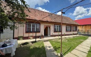 Casă de vânzare în Arpașu de Jos | 1350 mp teren | curte mare, șură și grajduri - Poză 4