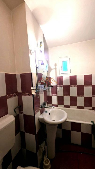 Apartament 3 camere, ultracentral, decomandat, 2 grupuri sanitare - Poză 11