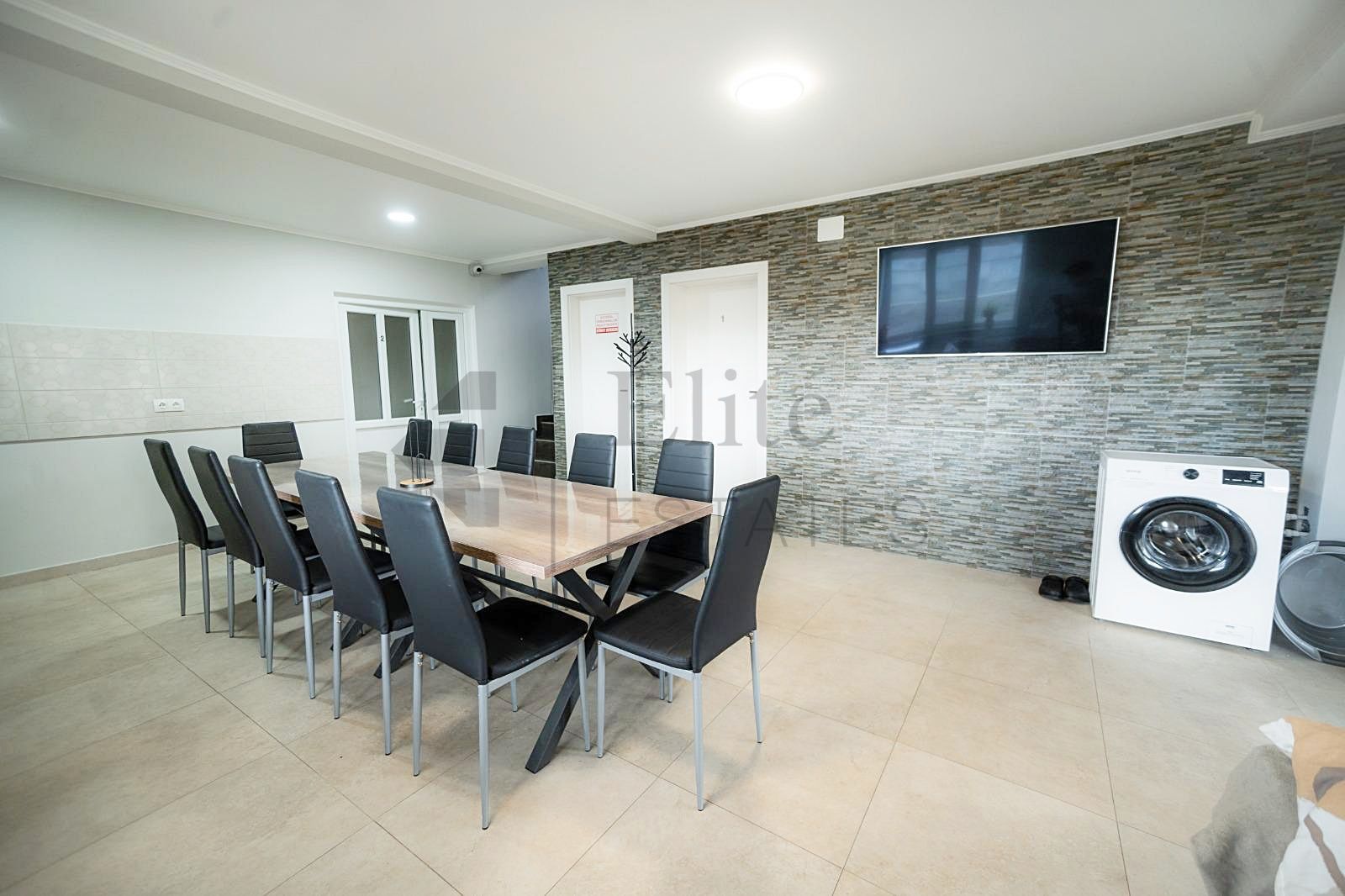 Casa / Pensiune de inchiriat in Baile 1 Mai din Bior - Poză 14