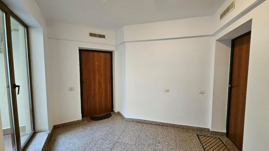 Apartament superb 3 camere, Cartierul Francez, terasă, 2 parcări subterane - Poză 17